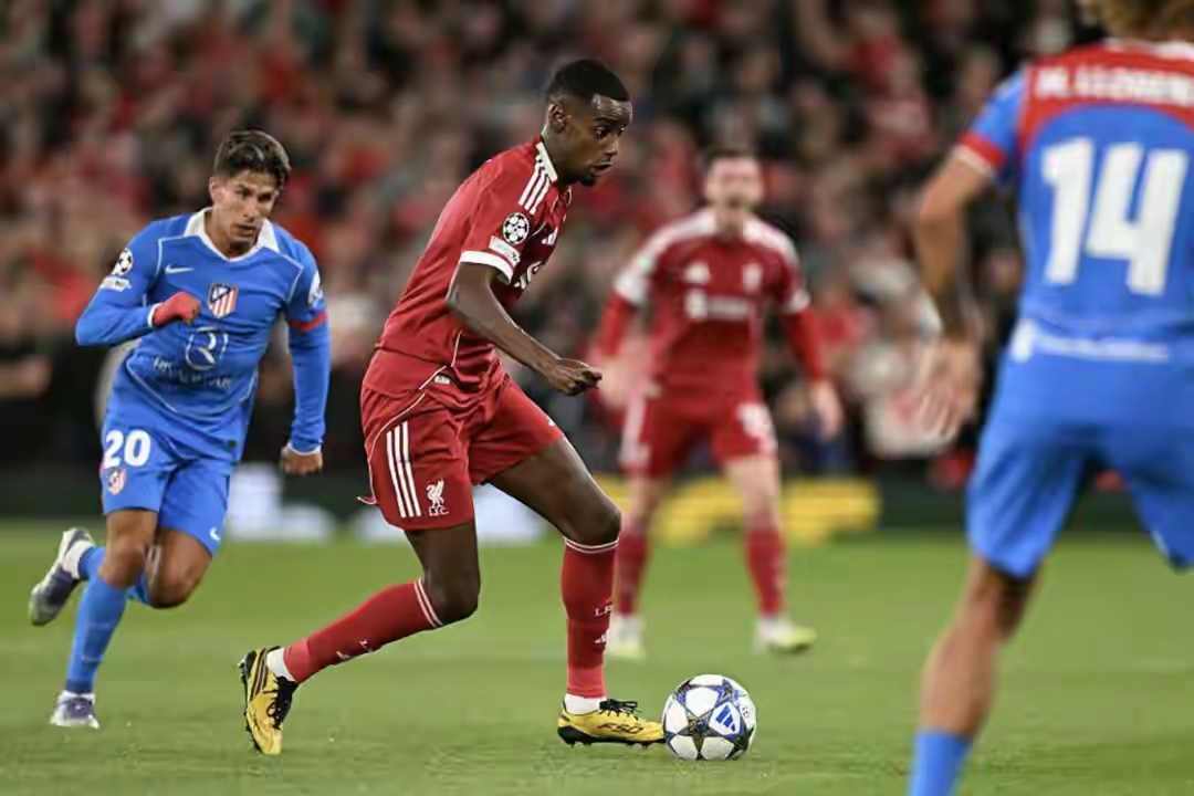 DB电竞平台登录-欧冠淘汰赛战火重燃，球队们夺冠心切