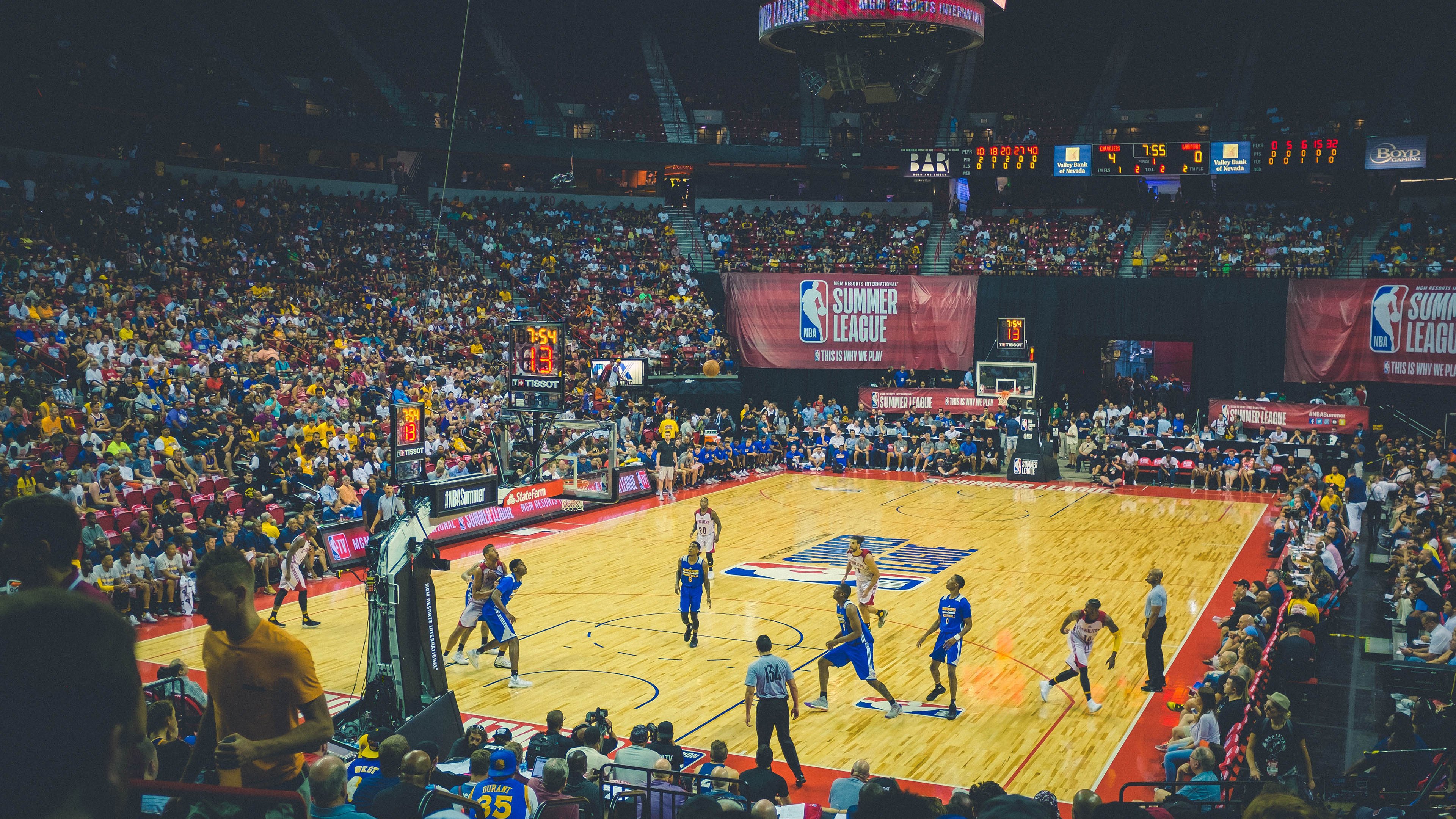 独行侠狂胜雷霆背后的战术博弈，恩比德式杀伤如何重塑比赛逻辑？