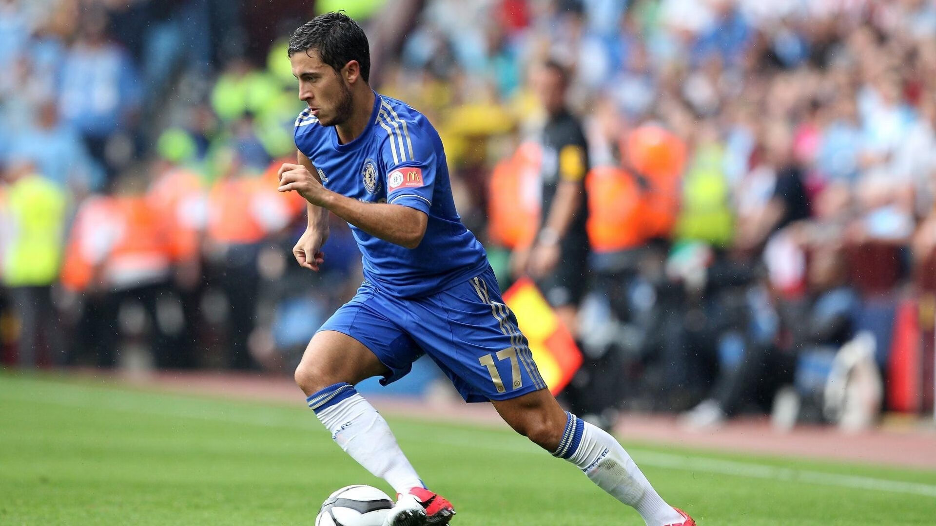 楚阿梅尼破纪录之夜，勒沃库森战术革新力克那不勒斯